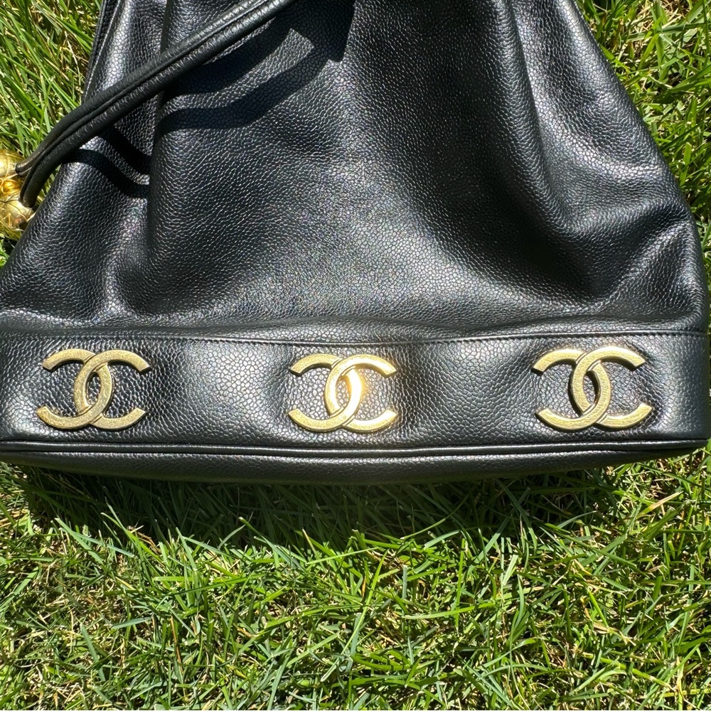 CHANEL RARE vintage 1991,6 CC bucket bag,auth. Card, box, dust bag. LARGE SIZE - Picture 9 of 16